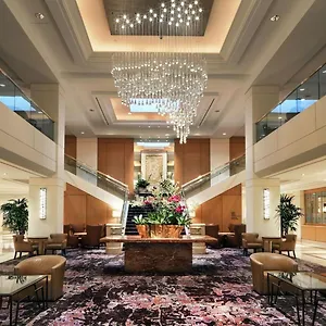 Hilton Angeles Airport מלון
